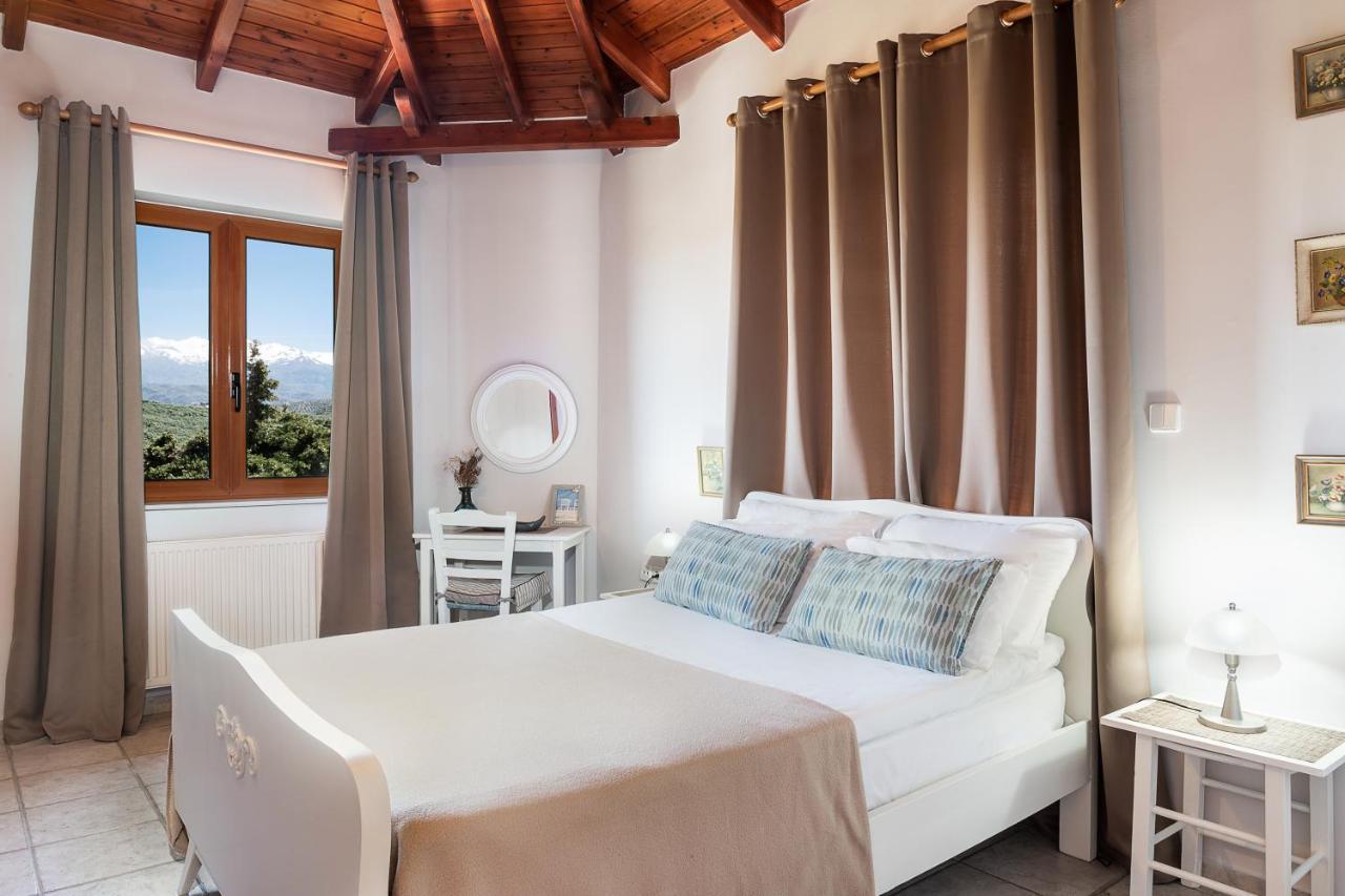 Andromia Studios & Apartments Agia Marina  ภายนอก รูปภาพ