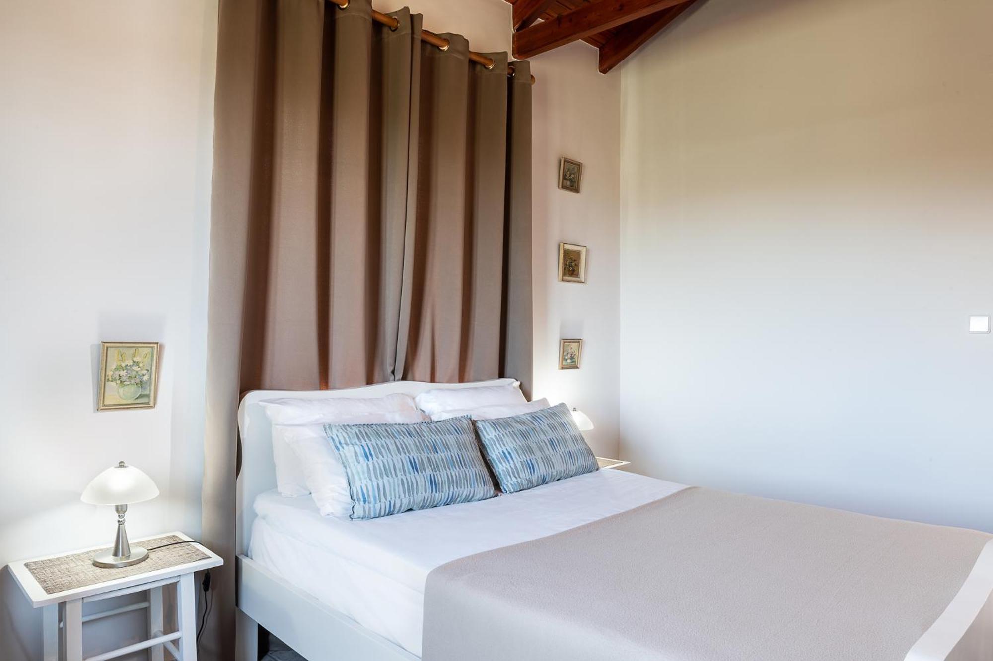 Andromia Studios & Apartments Agia Marina  ห้อง รูปภาพ