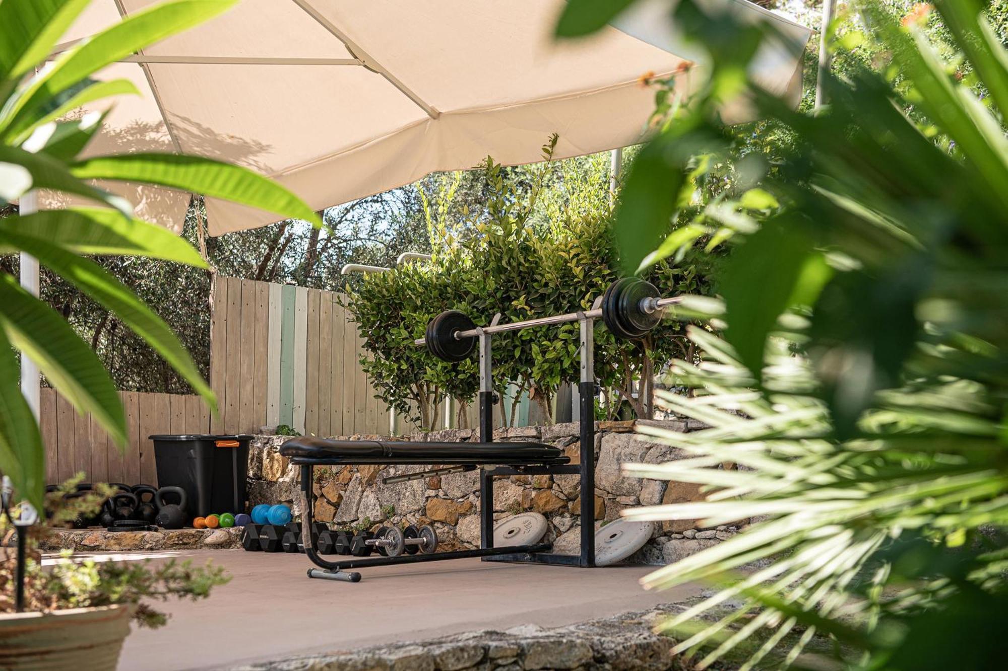 Andromia Studios & Apartments Agia Marina  ภายนอก รูปภาพ